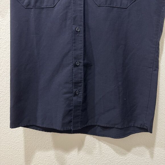 In-N-Out Burger Uniform Shirt Mens Sz S Navy Blue Button Up Red Patch Reed NEW - Picture 4 of 6